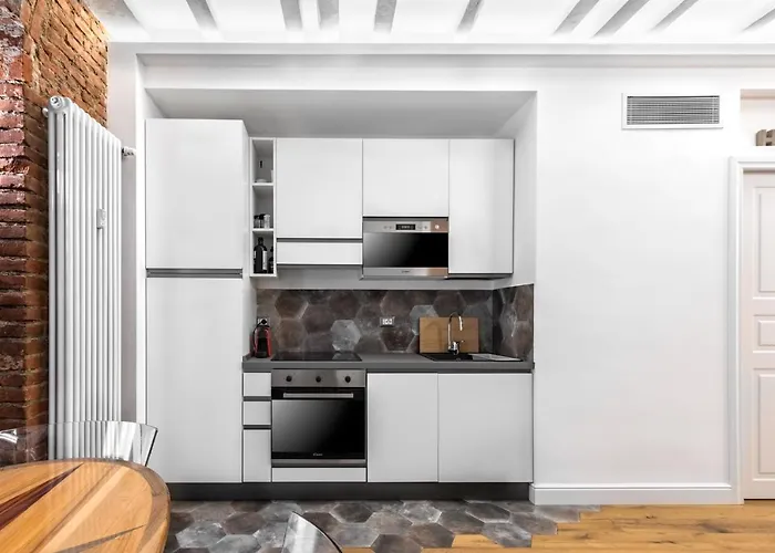 Luxury Apartment In Milan Center